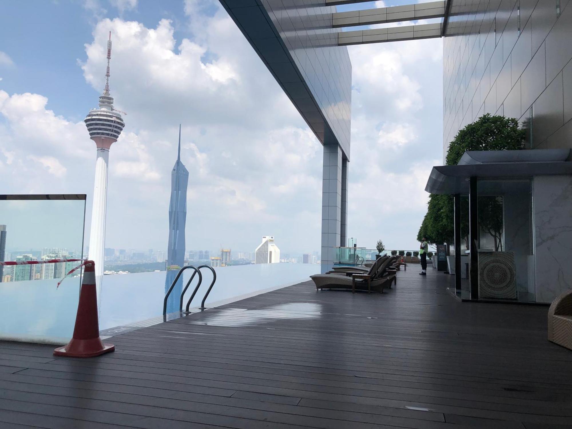 Amazing Pool By Platinum Suites Klcc Kuala Lumpur Exterior foto